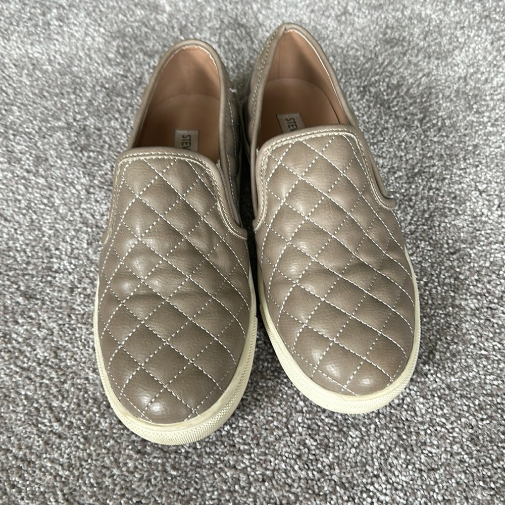 Steve Madden sneaker shoes